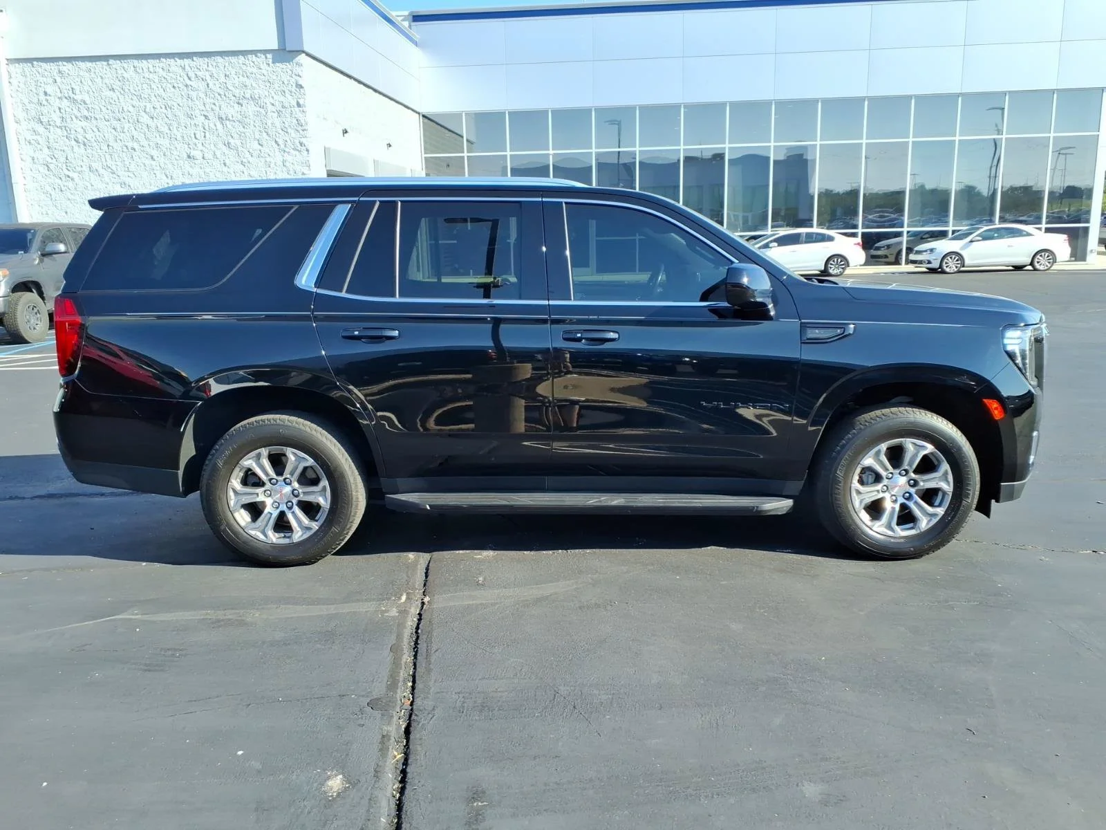Used 2022 Onyx Black GMC SLE image 27