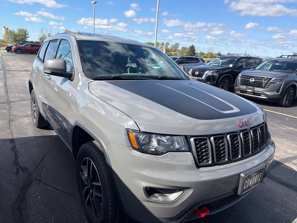 Used 2019 Sting-Gray Clearcoat Jeep Trailhawk image 5