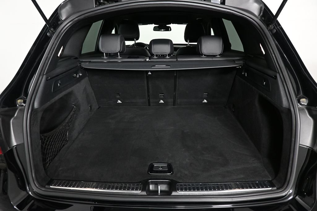 Used 2017  Mercedes-Benz GLC 300 image 30