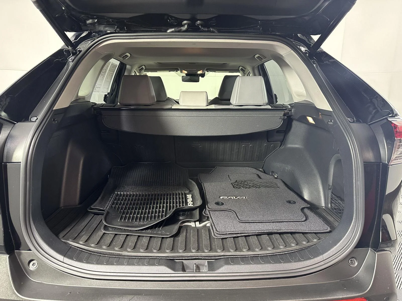 Used 2019 Midnight Black Metallic Toyota Limited image 21