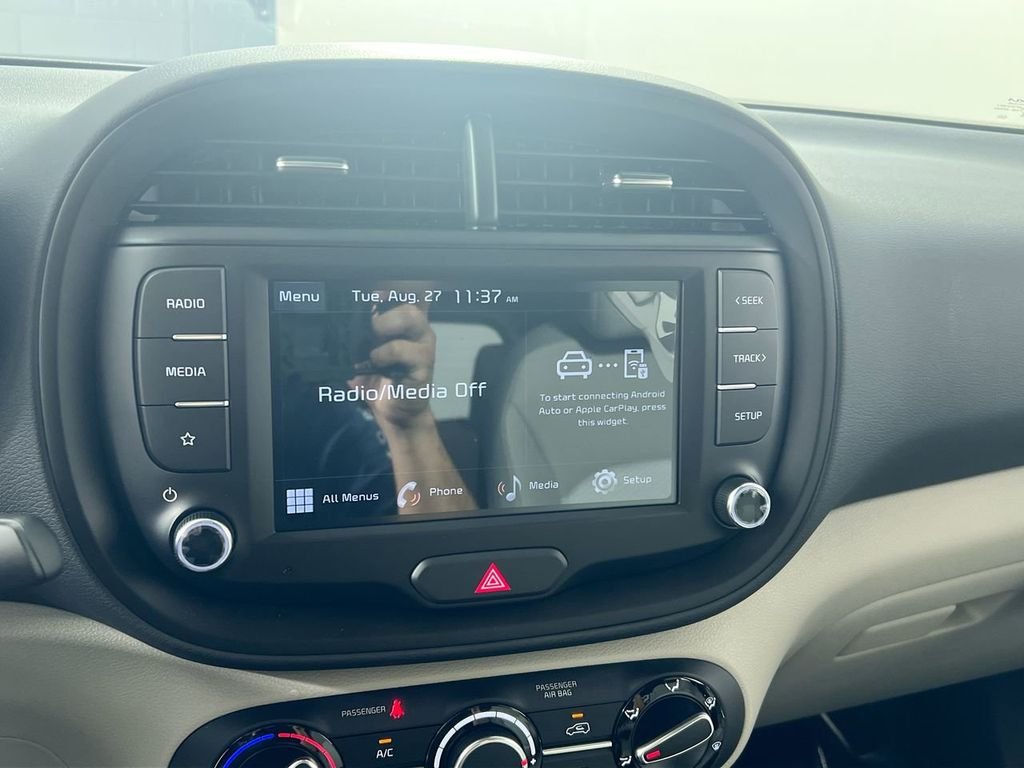 Used 2022 Red Kia LX image 25