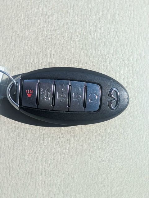 Used 2024 White INFINITI Sensory image 35