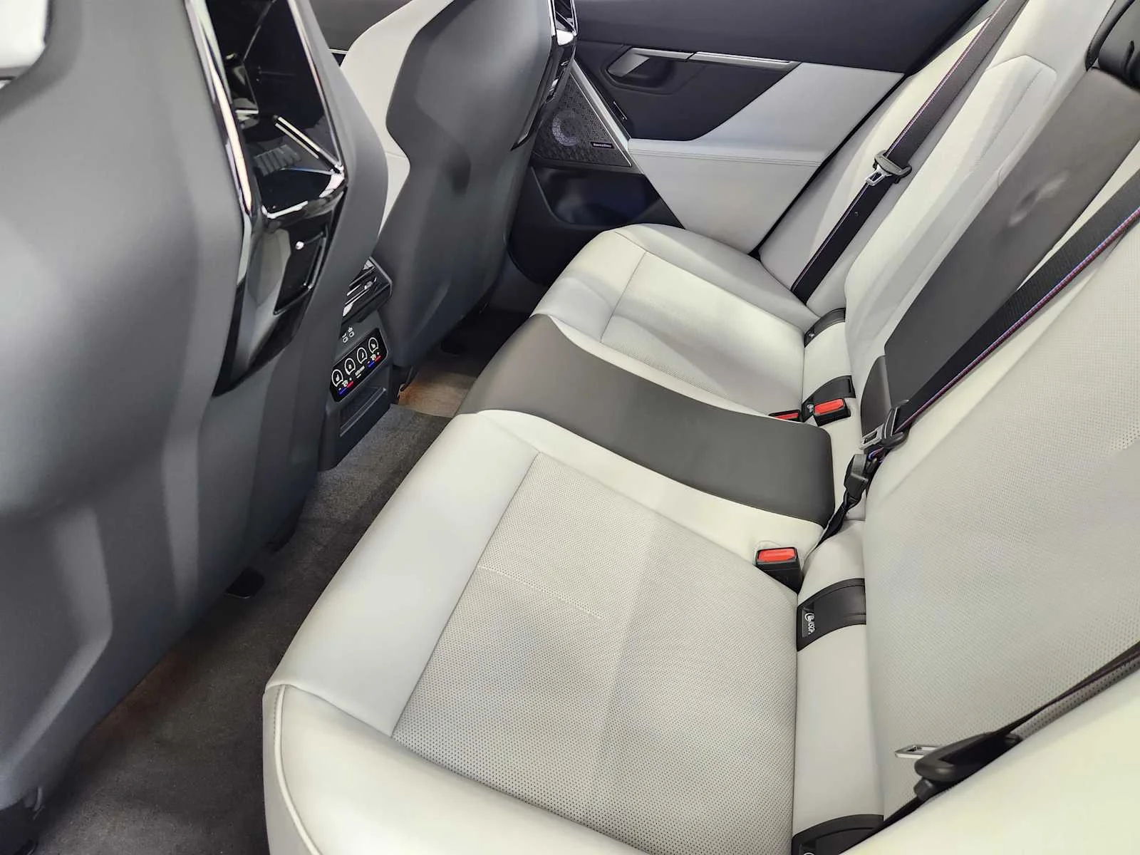 New 2027 Special Order Color BMW  image 7