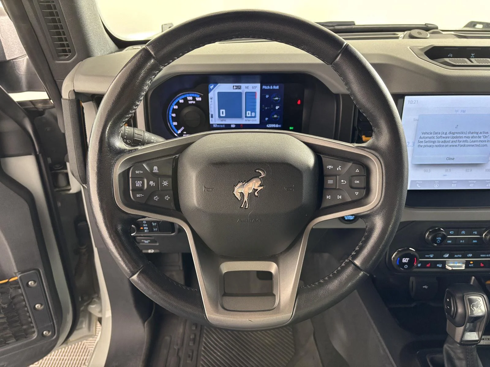 Used 2023 Cactus Gray Ford Badlands image 26