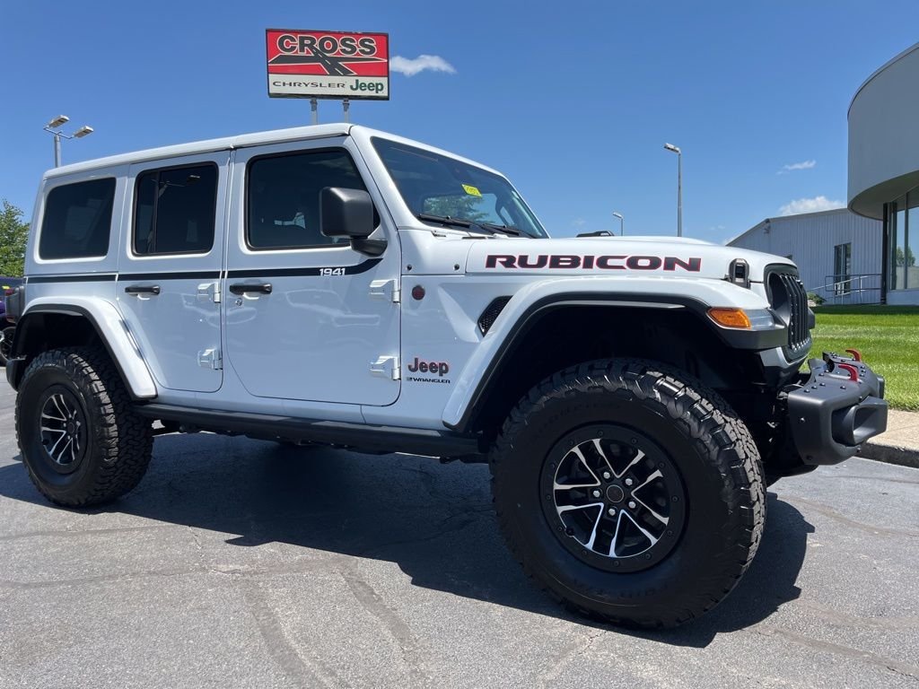 Used 2025 Bright White Clearcoat Jeep Rubicon X image 50