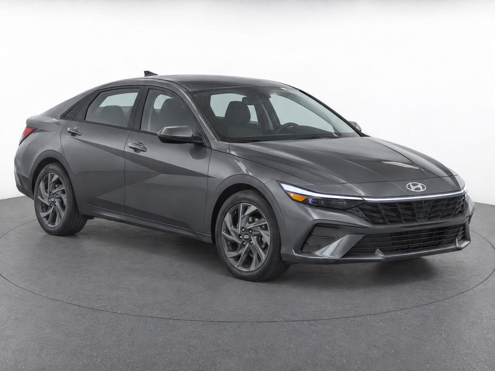 Used 2024 Amazon Gray Hyundai SEL image 2