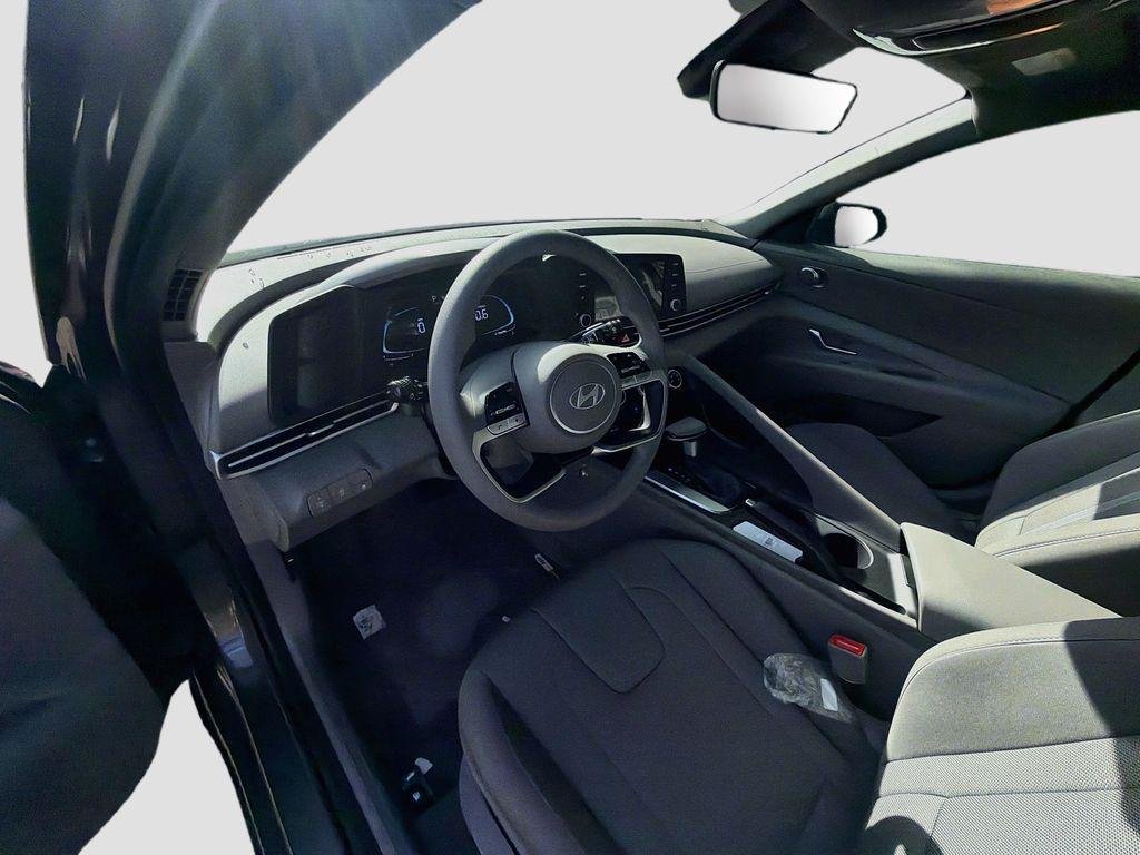 New 2026 Amazon Gray Hyundai SE image 7