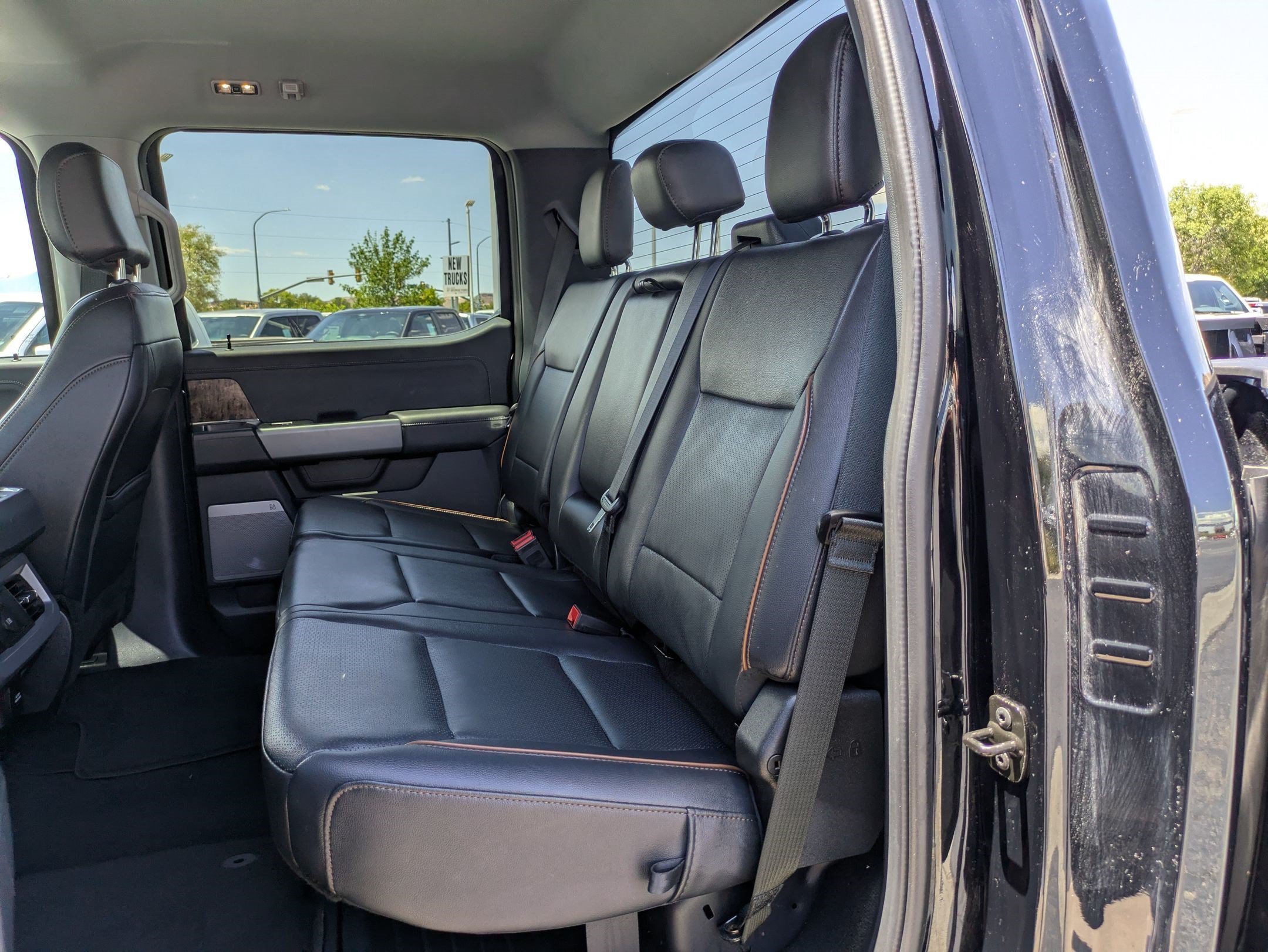 Certified Used 2025 Black Metallic Ford LARIAT image 26