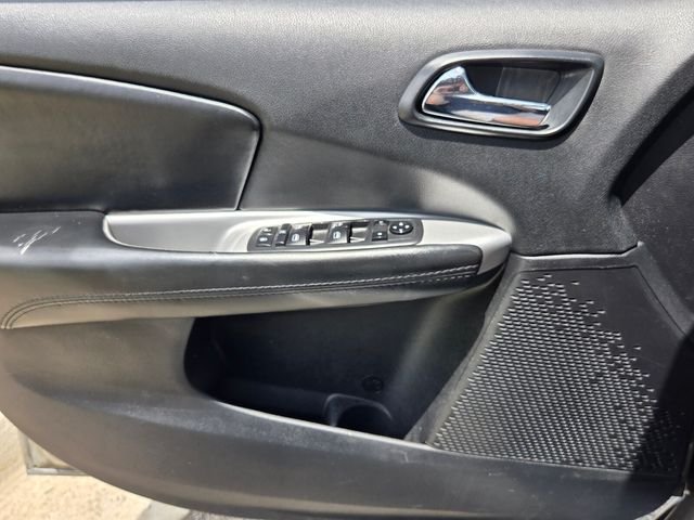 Used 2019 Silver Dodge SE image 22