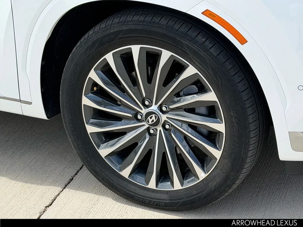Used 2023 White Hyundai Calligraphy image 10