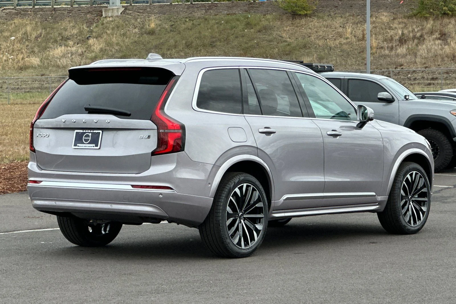 2026 Volvo XC90 Plus - Photo 3
