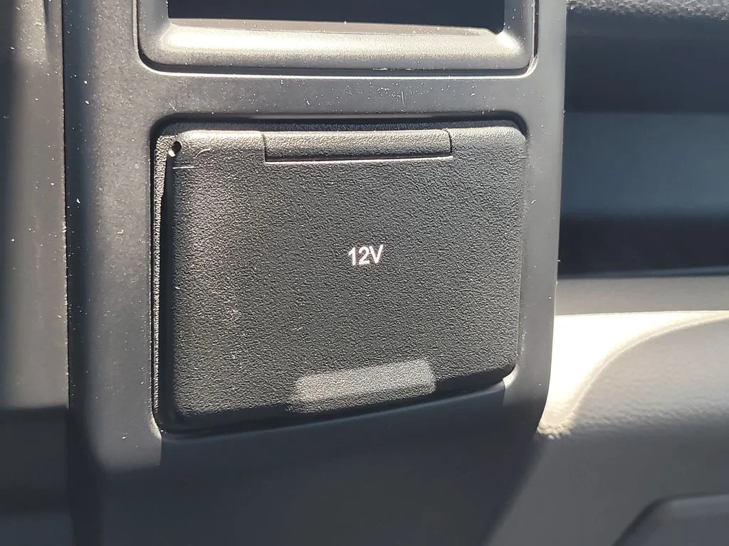 Used 2018 White Ford XL image 21