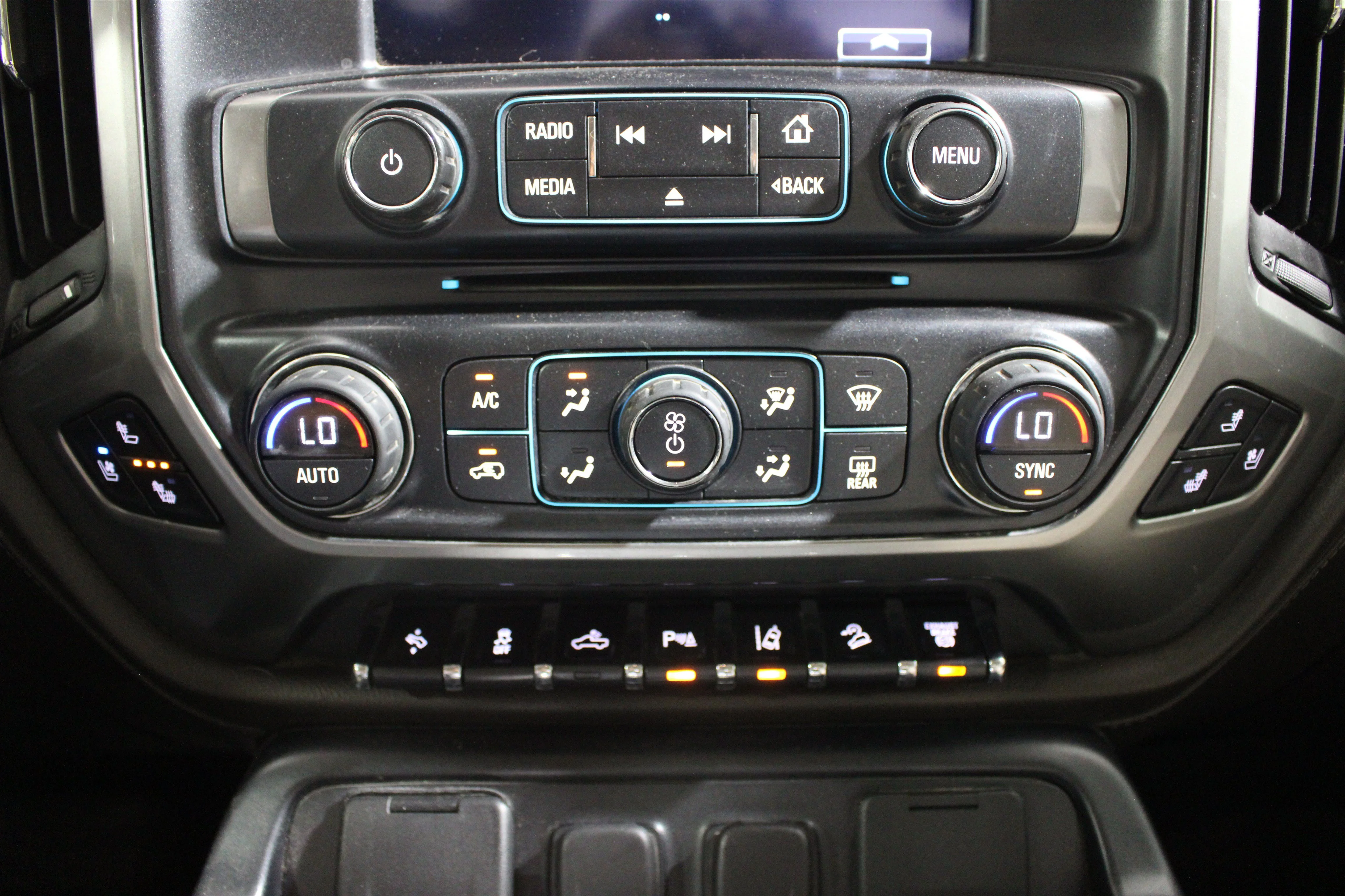 2016 Chevrolet Silverado 2500HD LTZ - Photo 17