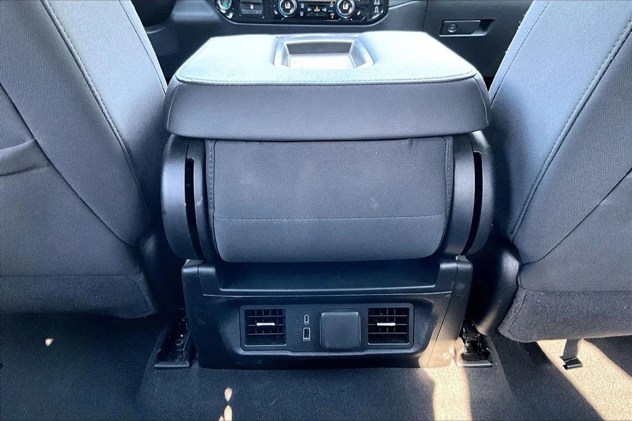 Used 2025 White Chevrolet LT image 15