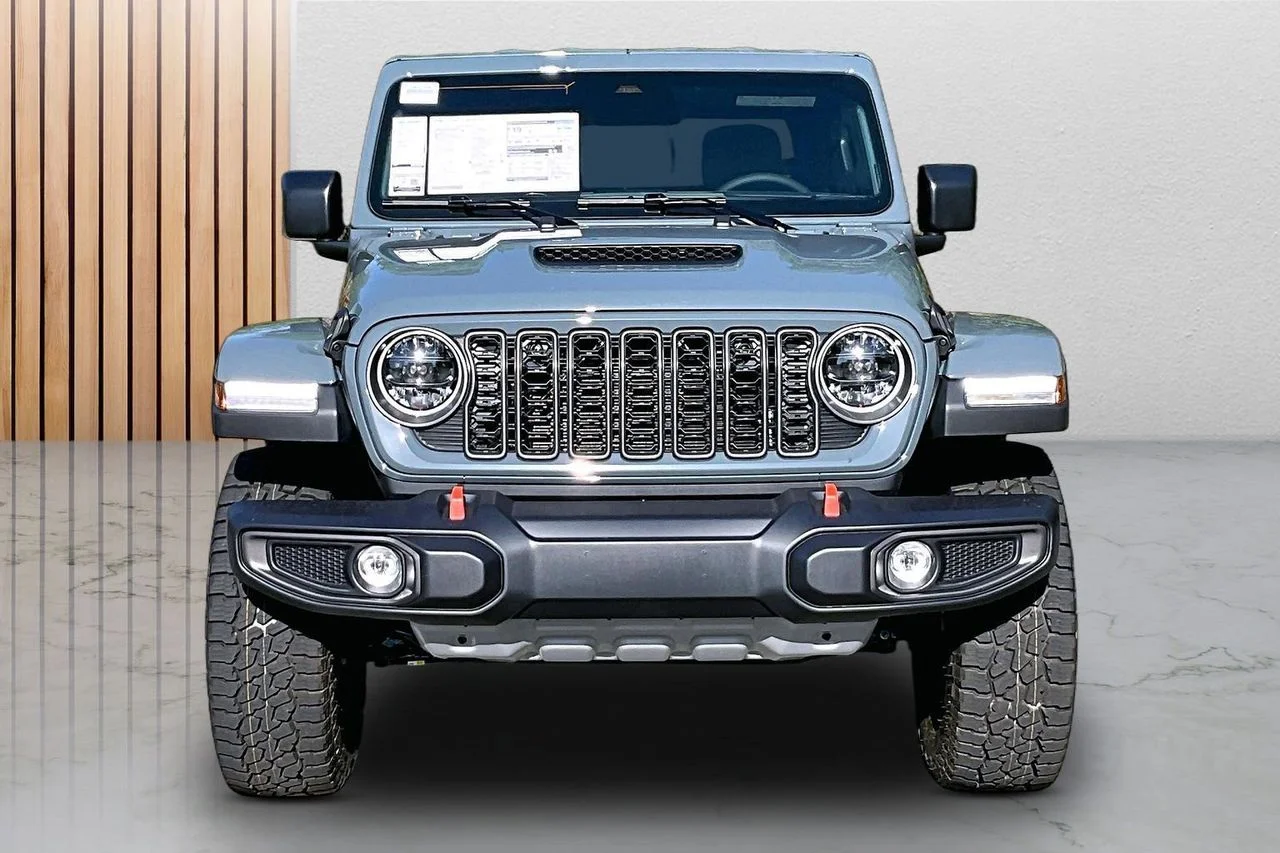 New 2026 Anvil Clear-Coat Exterior Paint Jeep Mojave image 3