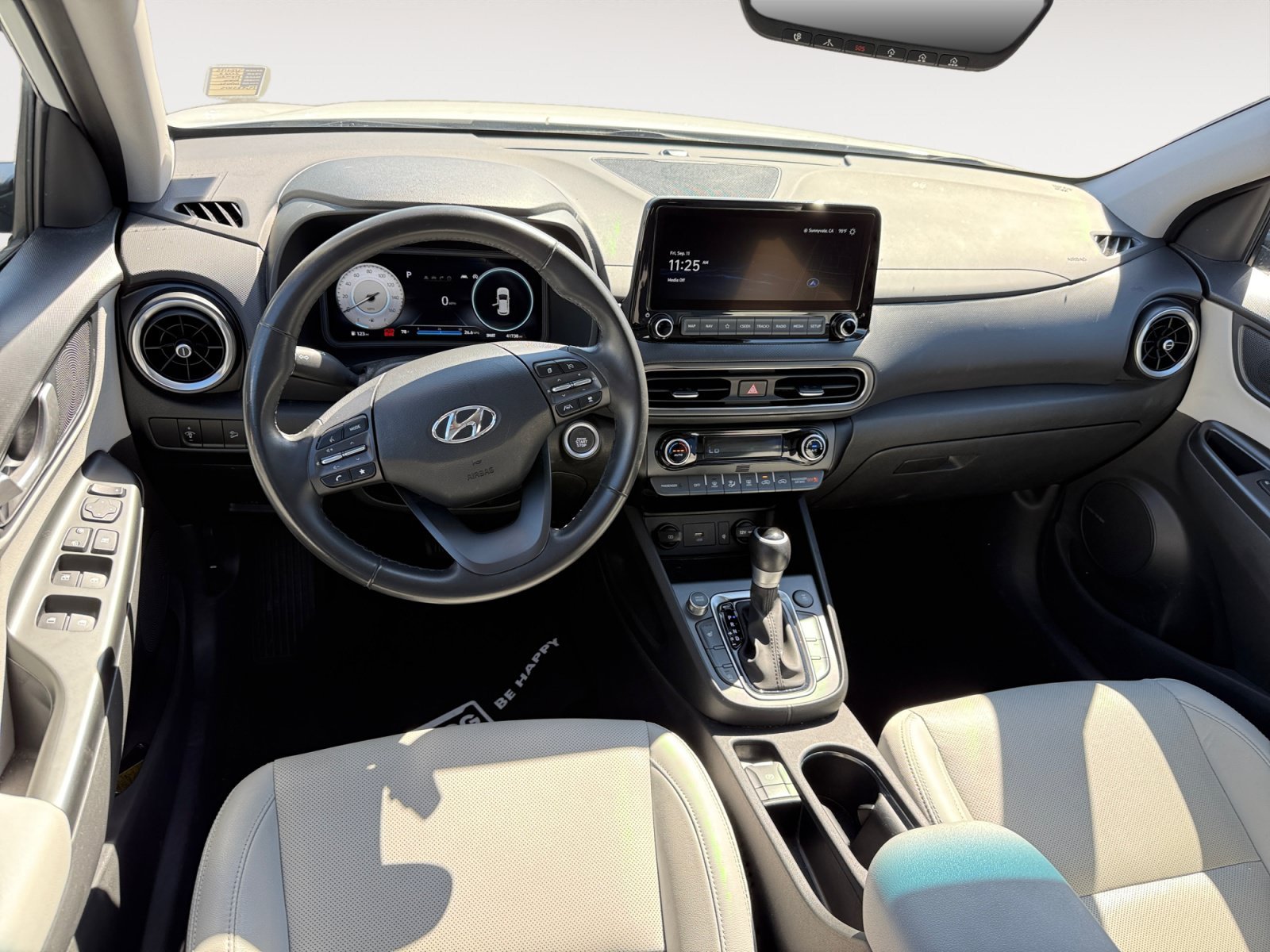 Used 2023 Lunar White HYUNDAI Limited image 15