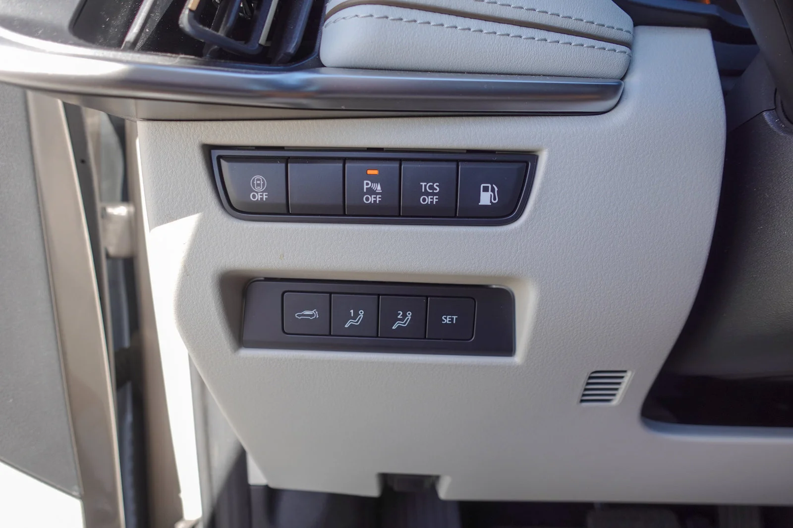 Certified Used 2024 Platinum Quartz Mazda Premium Plus image 18