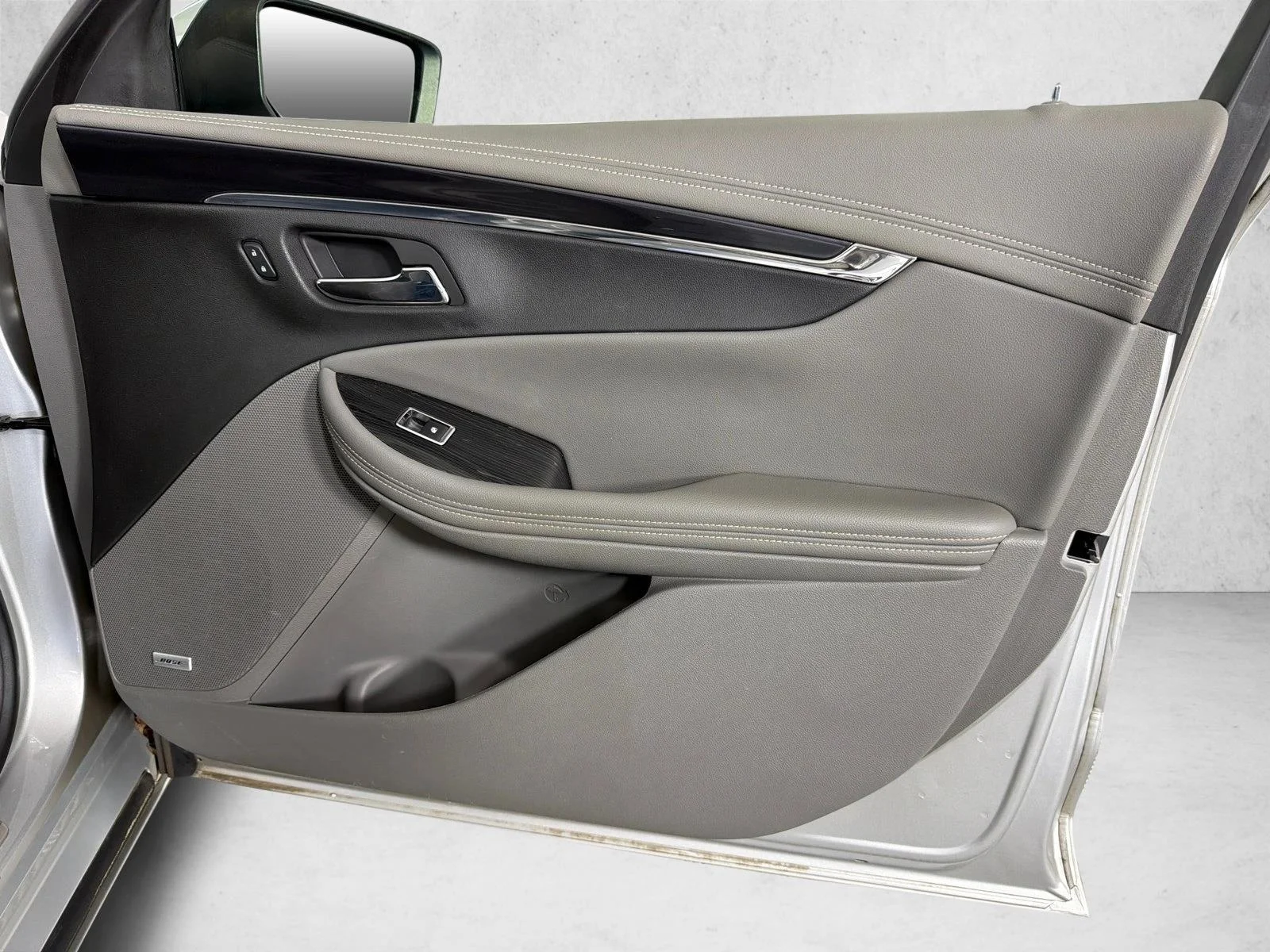 Used 2018 Beige Chevrolet Premier image 15