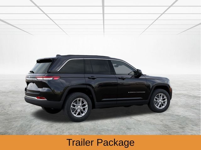 New 2026 Diamond Black Crystal Pearlcoat Jeep Laredo X image 5