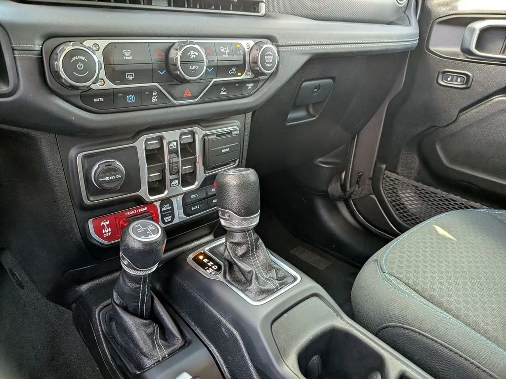 Used 2025 Gray Jeep Rubicon 4xe image 24