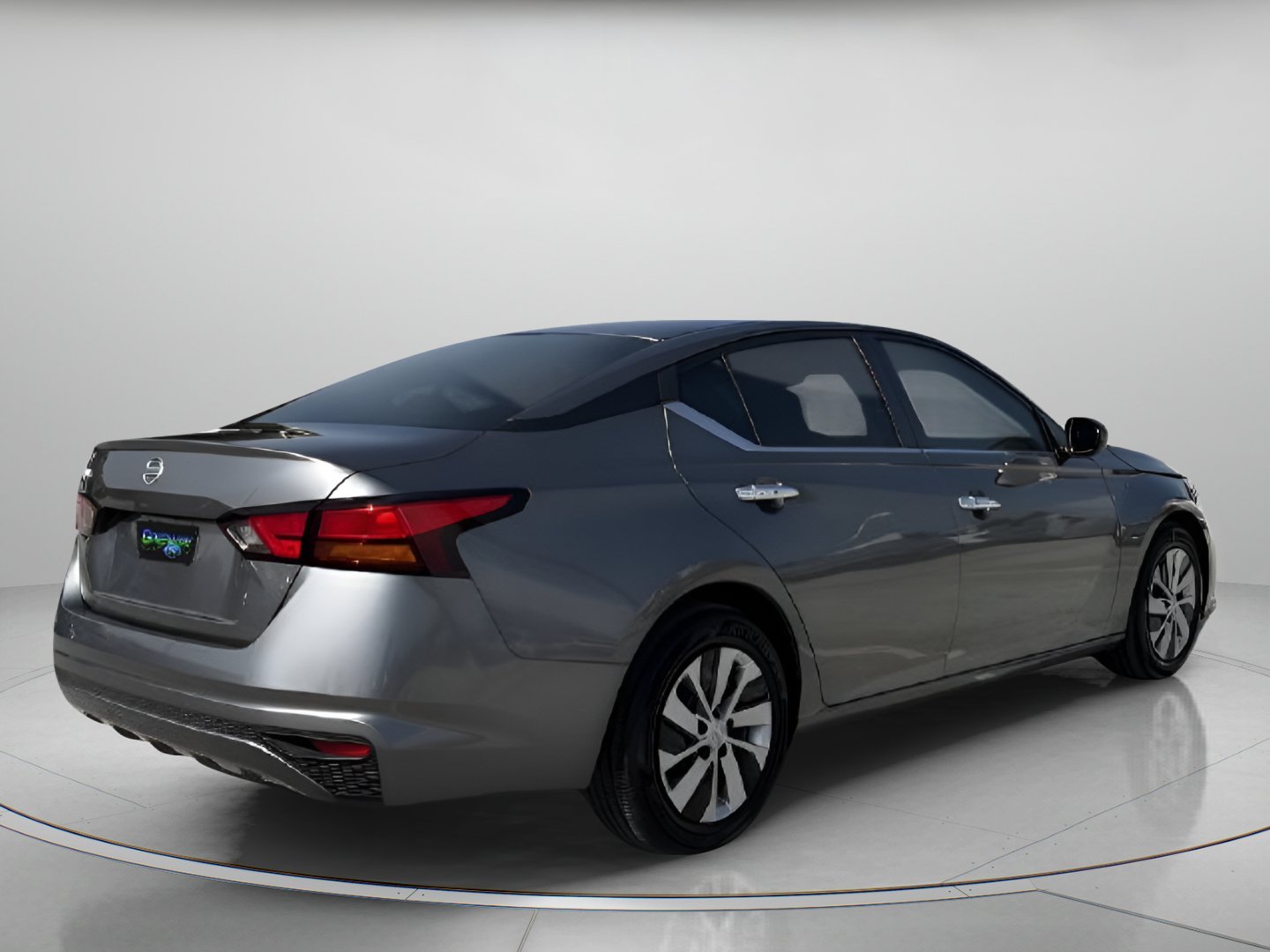 Used 2021 Gun Metallic Nissan 2.5 S image 4