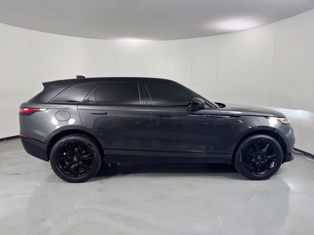 Used 2023 Gray Land Rover R-Dynamic S MHEV image 4