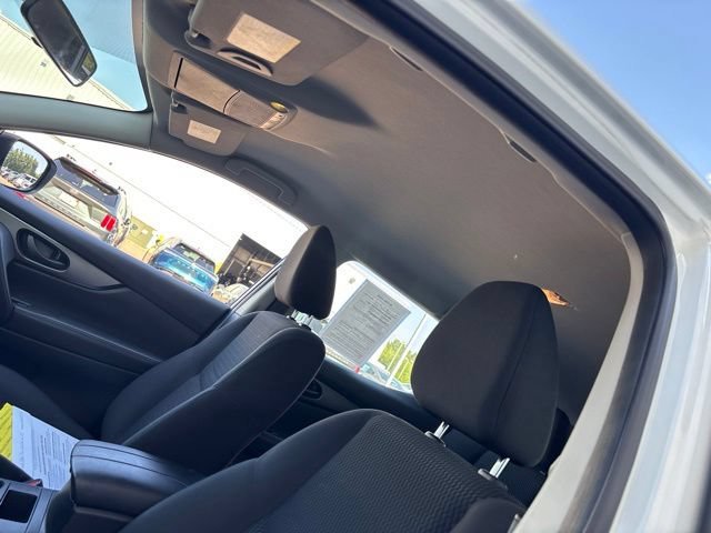 Used 2017 Glacier White Nissan S image 16