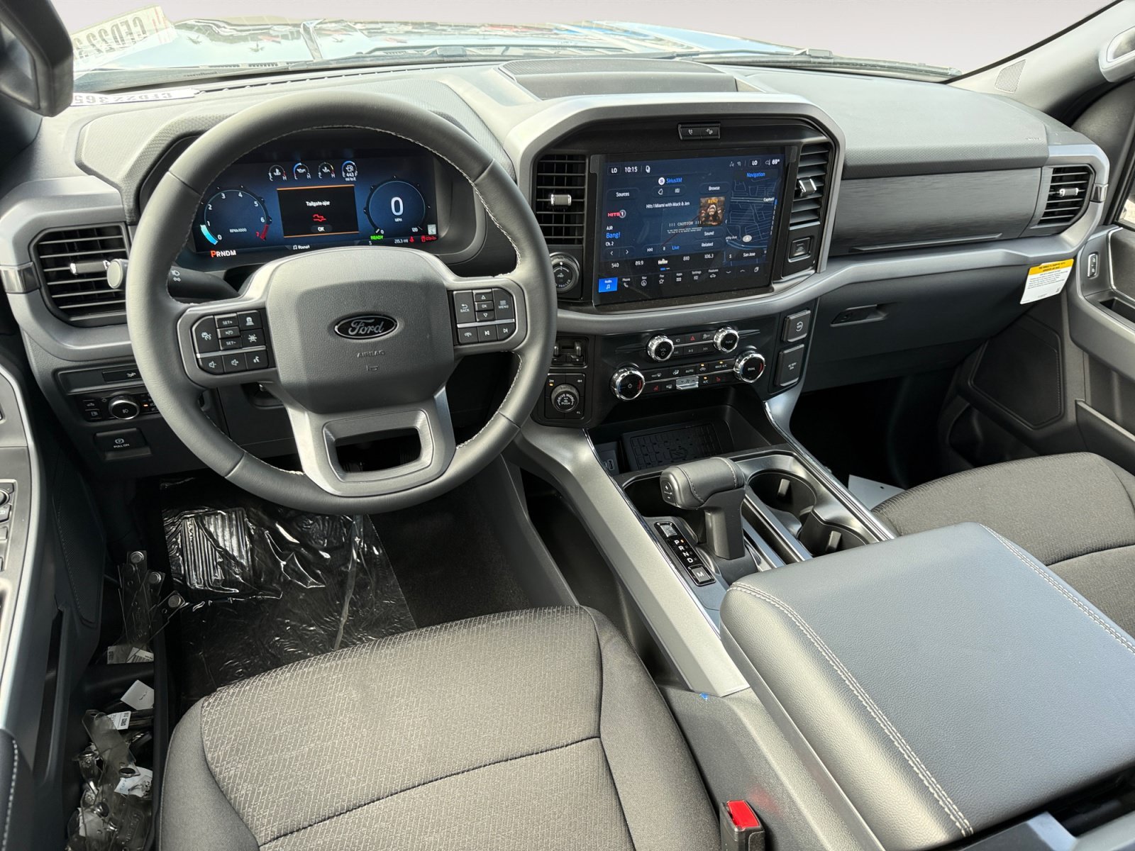 New 2026 Carbonized Gray Metallic Ford XLT image 15