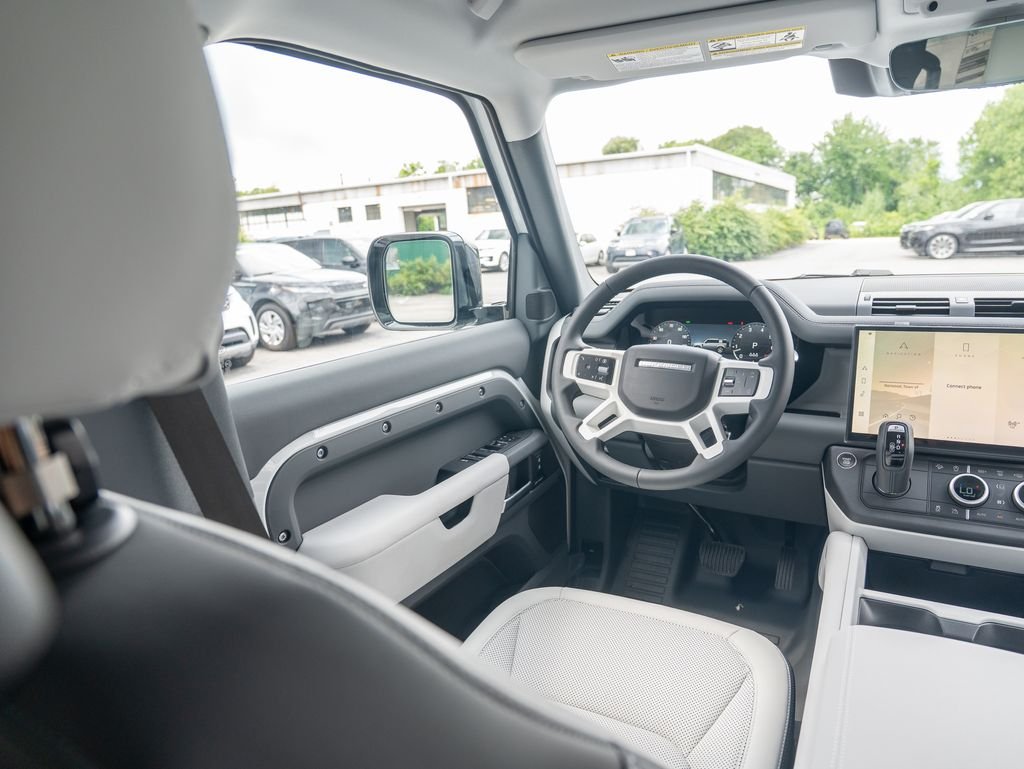 New 2026 Fuji White Land Rover S image 18