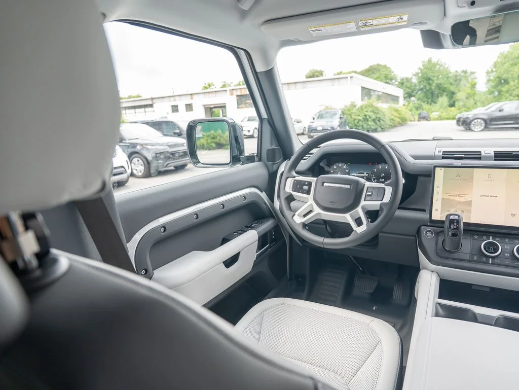 New 2026 White Land Rover S image 18