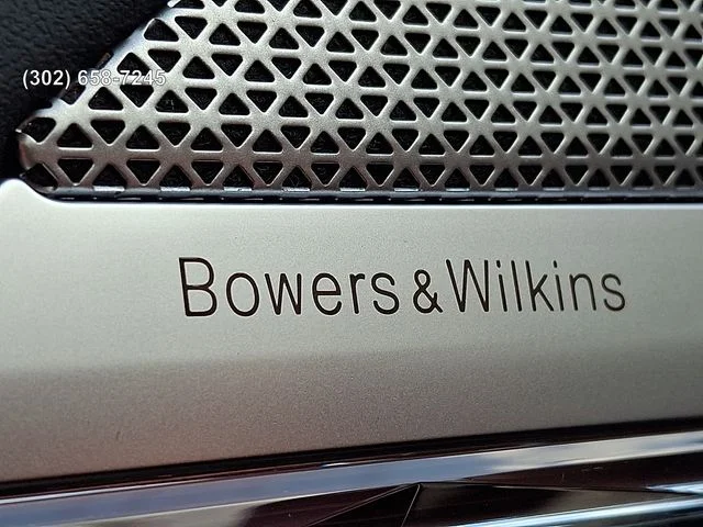 New 2026 Mineral White Metallic BMW 750e xDrive image 19