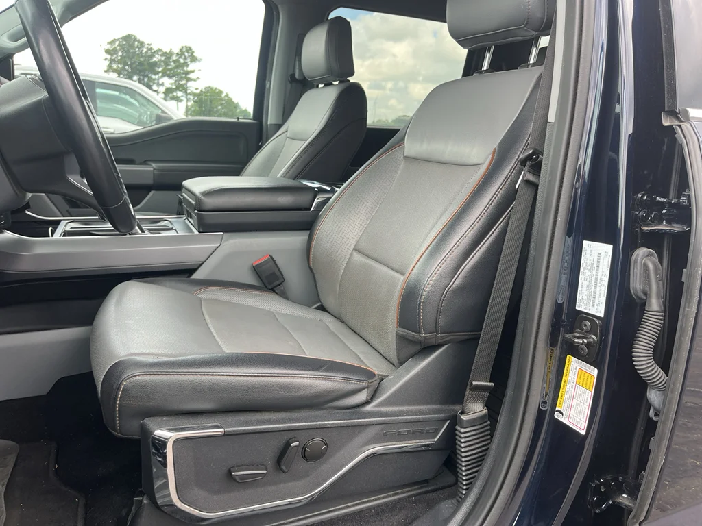 Used 2024 Antimatter Blue Metallic Ford LARIAT image 17
