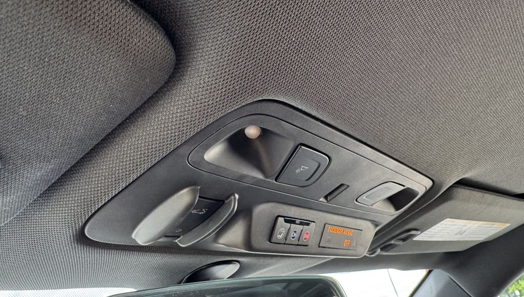 Used 2021 White Chevrolet 1LT image 26