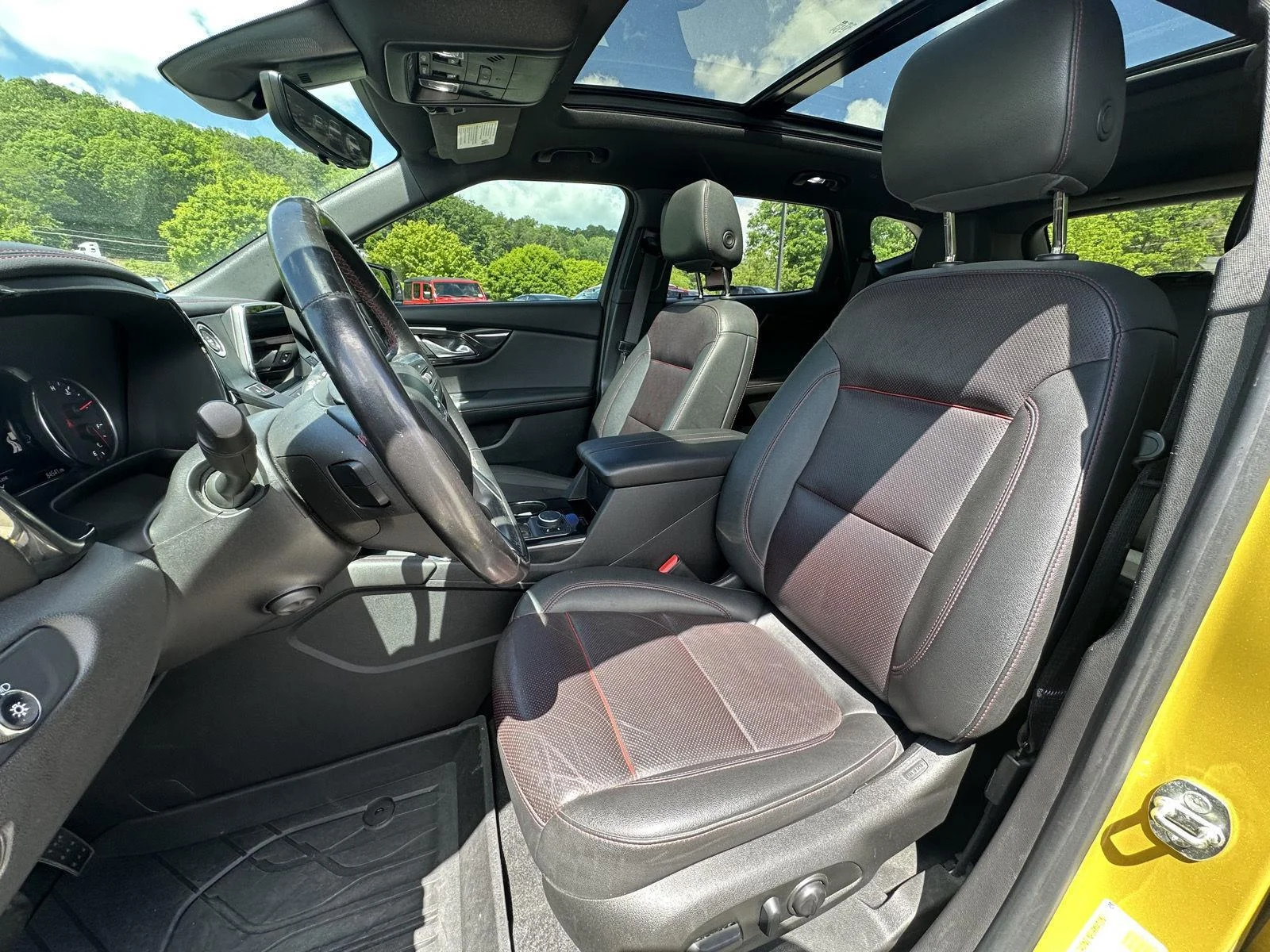 Used 2022 Nitro Yellow Metallic Chevrolet RS image 9