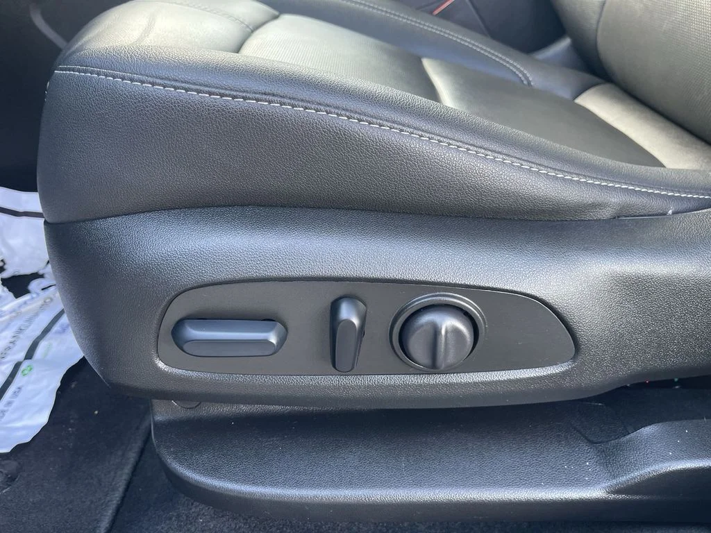 Used 2023 White Chevrolet LT image 16