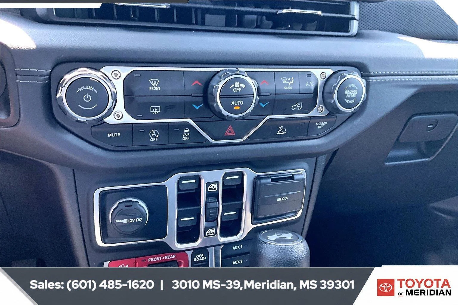 Used 2025 Black Clearcoat Jeep Rubicon image 22