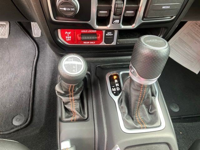 Used 2022 Sting-Gray Clearcoat Jeep Mojave image 20
