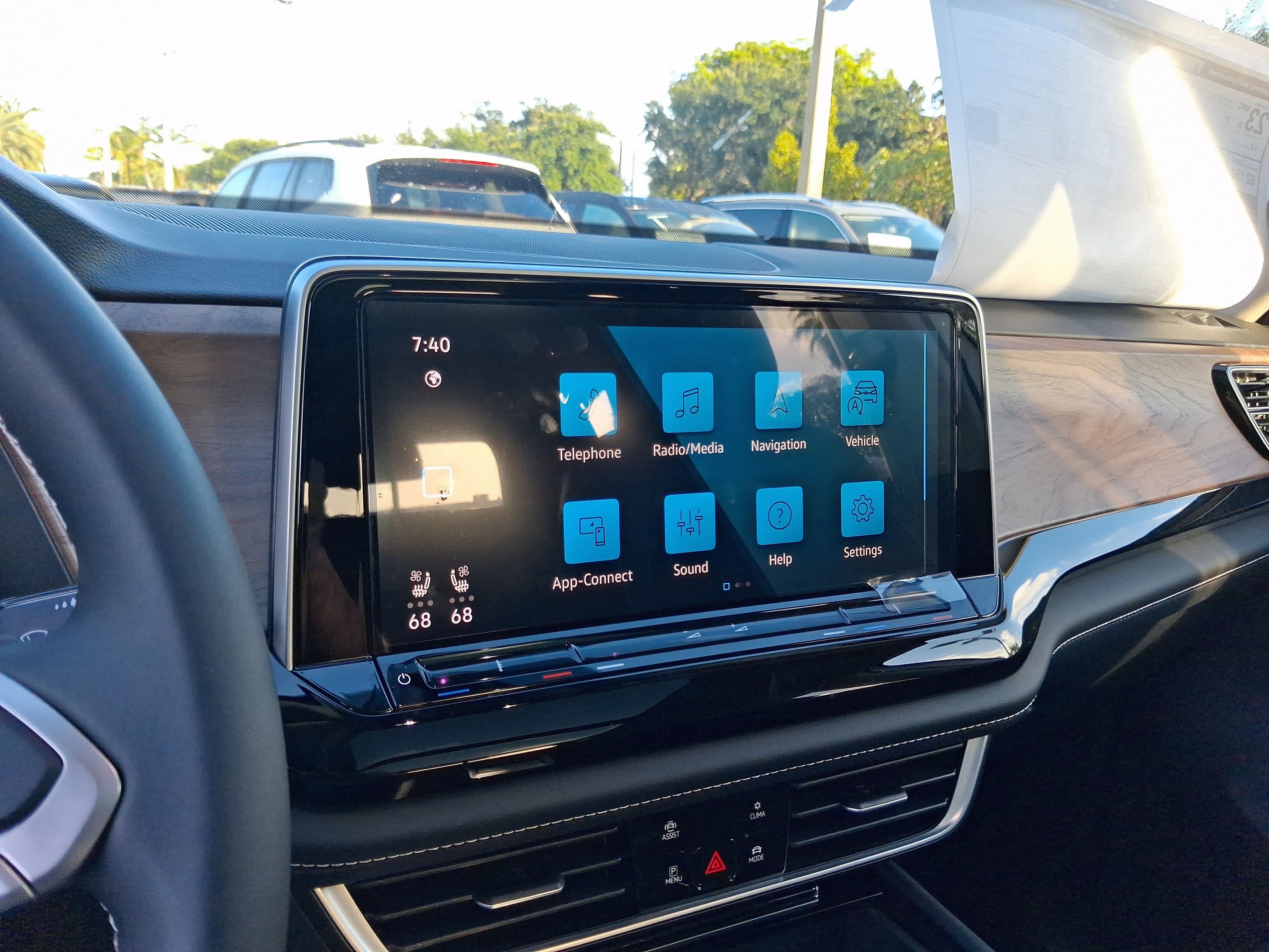 New 2026 White Volkswagen 2.0T SE w/Technology image 9