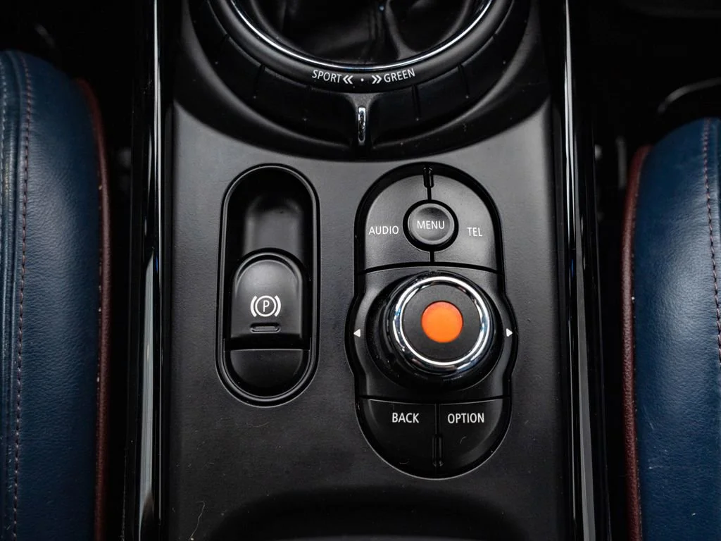 Used 2017 Gray Metallic MINI Clubman image 38