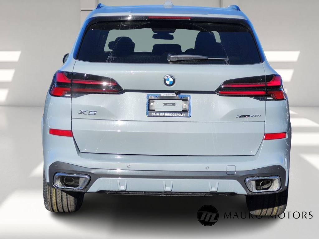 Used 2026 Gray BMW xDrive40i image 4
