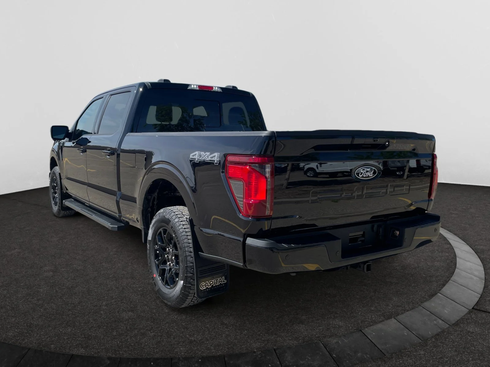 New 2026 Agate Black Metallic Ford XLT image 3