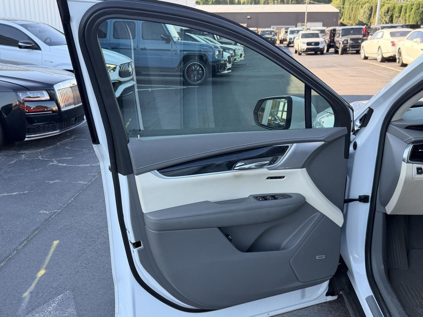 Used 2023 Crystal White Tricoat Cadillac FWD Premium Luxury image 22
