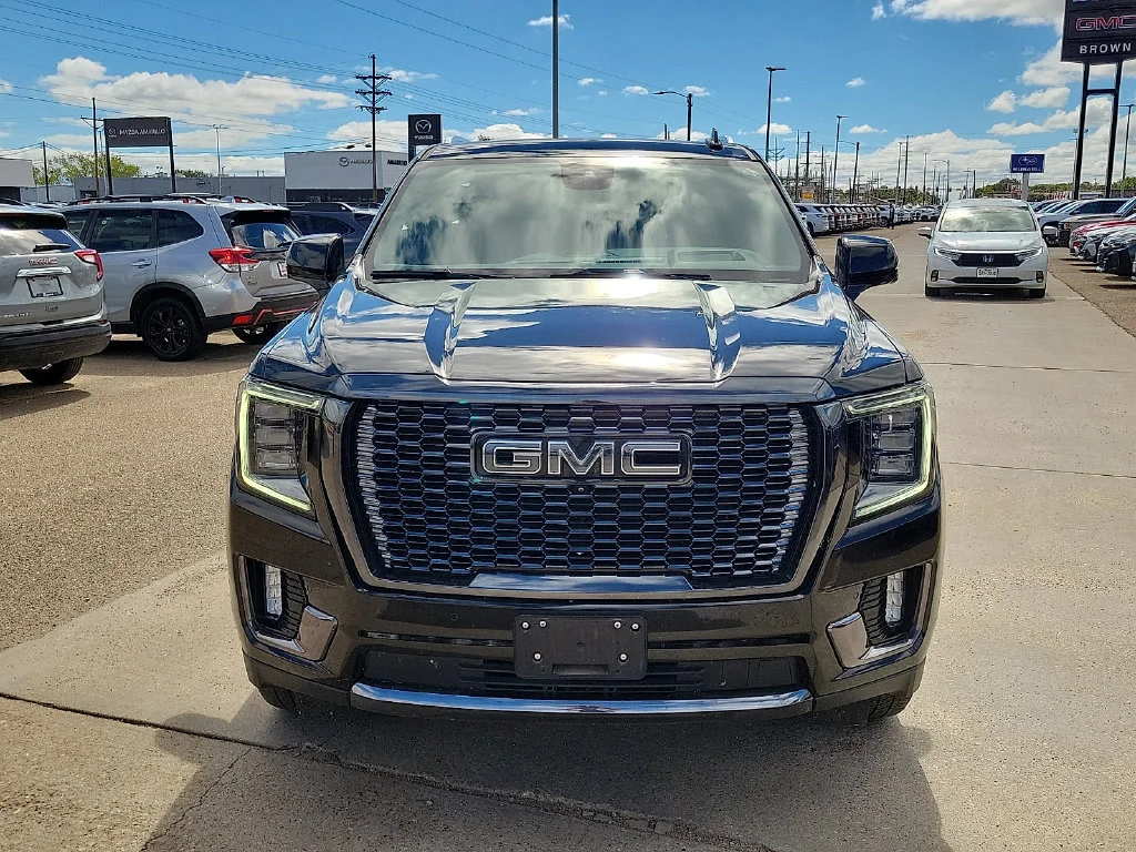 Used 2024 Onyx Black GMC Denali Ultimate image 3