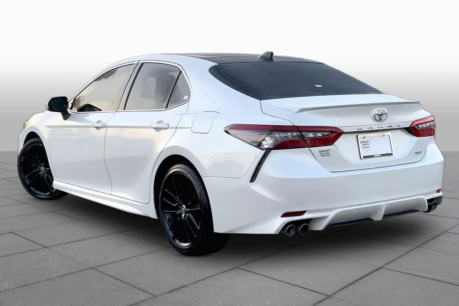 Used 2022 Wind Chill Pearl Toyota XSE image 11