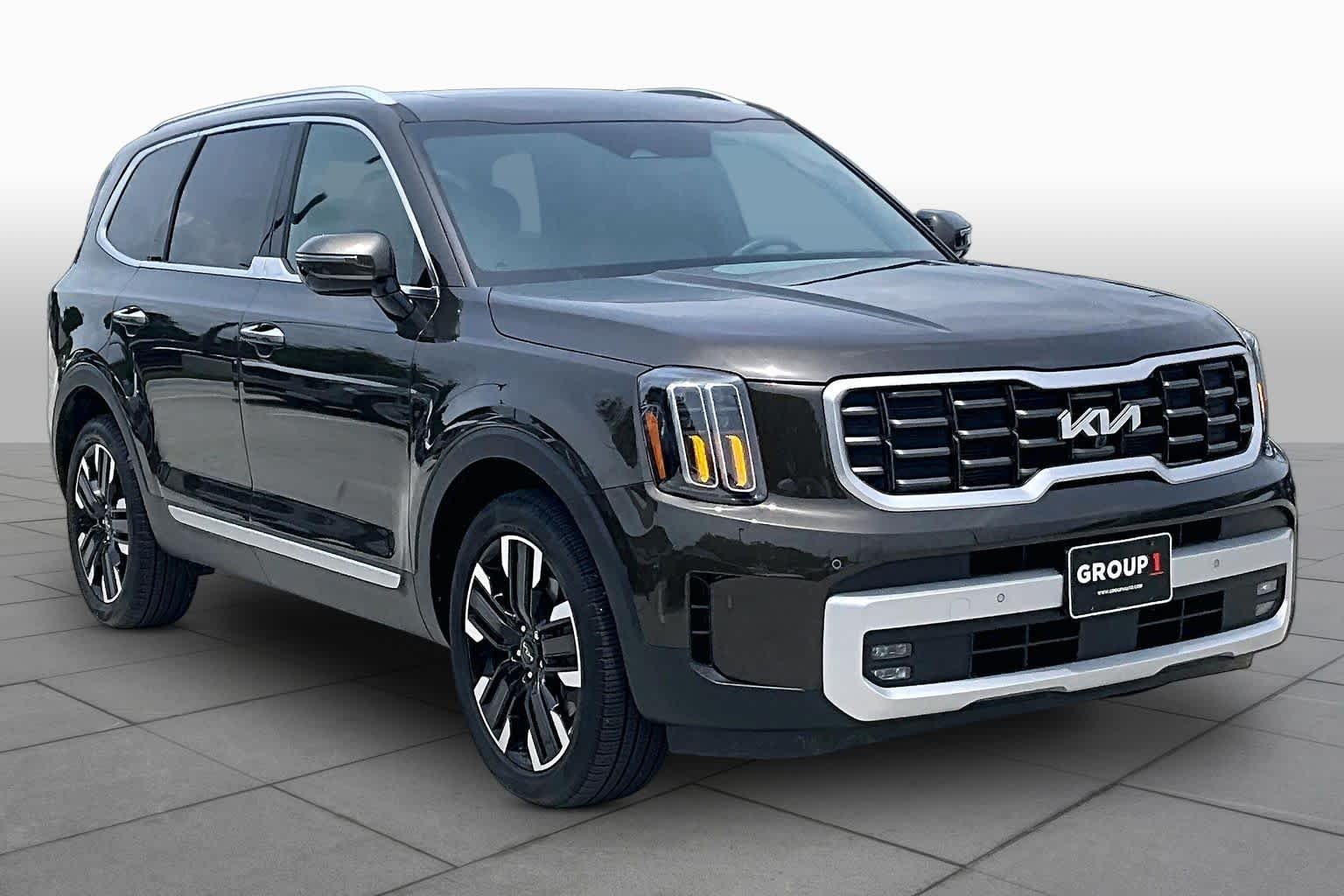 Used 2024 Dark Moss Kia SX image 3