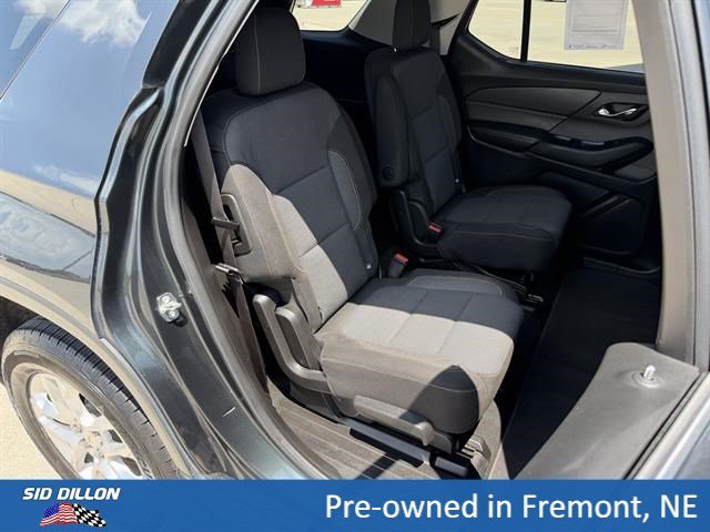 Used 2018 Graphite Metallic Chevrolet LT Cloth image 9