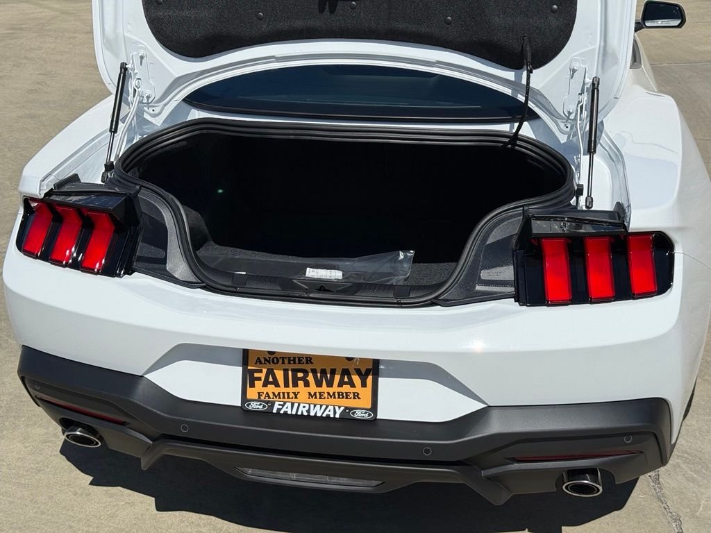 New 2026 Oxford White Ford EcoBoost® Fastback image 14