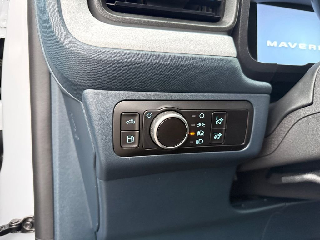 New 2025 White Ford XLT image 23