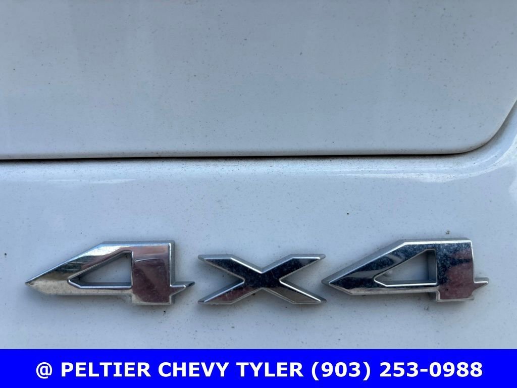 Used 2023  Jeep Limited image 10