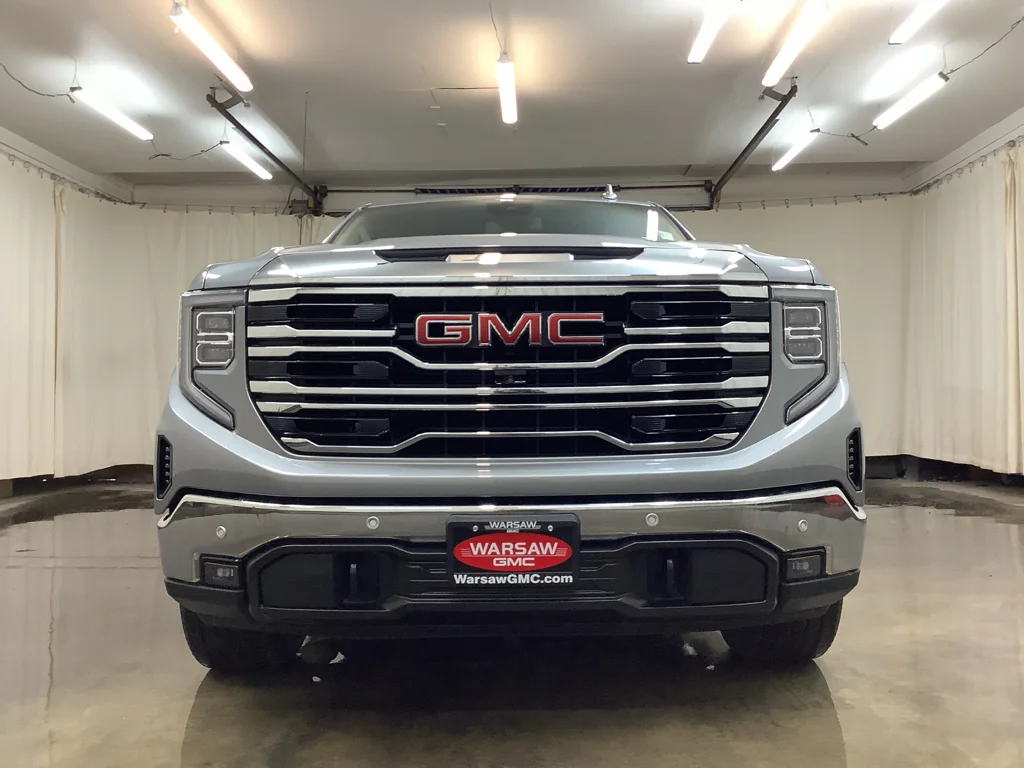 Used 2024 Sterling Metallic GMC SLT image 11